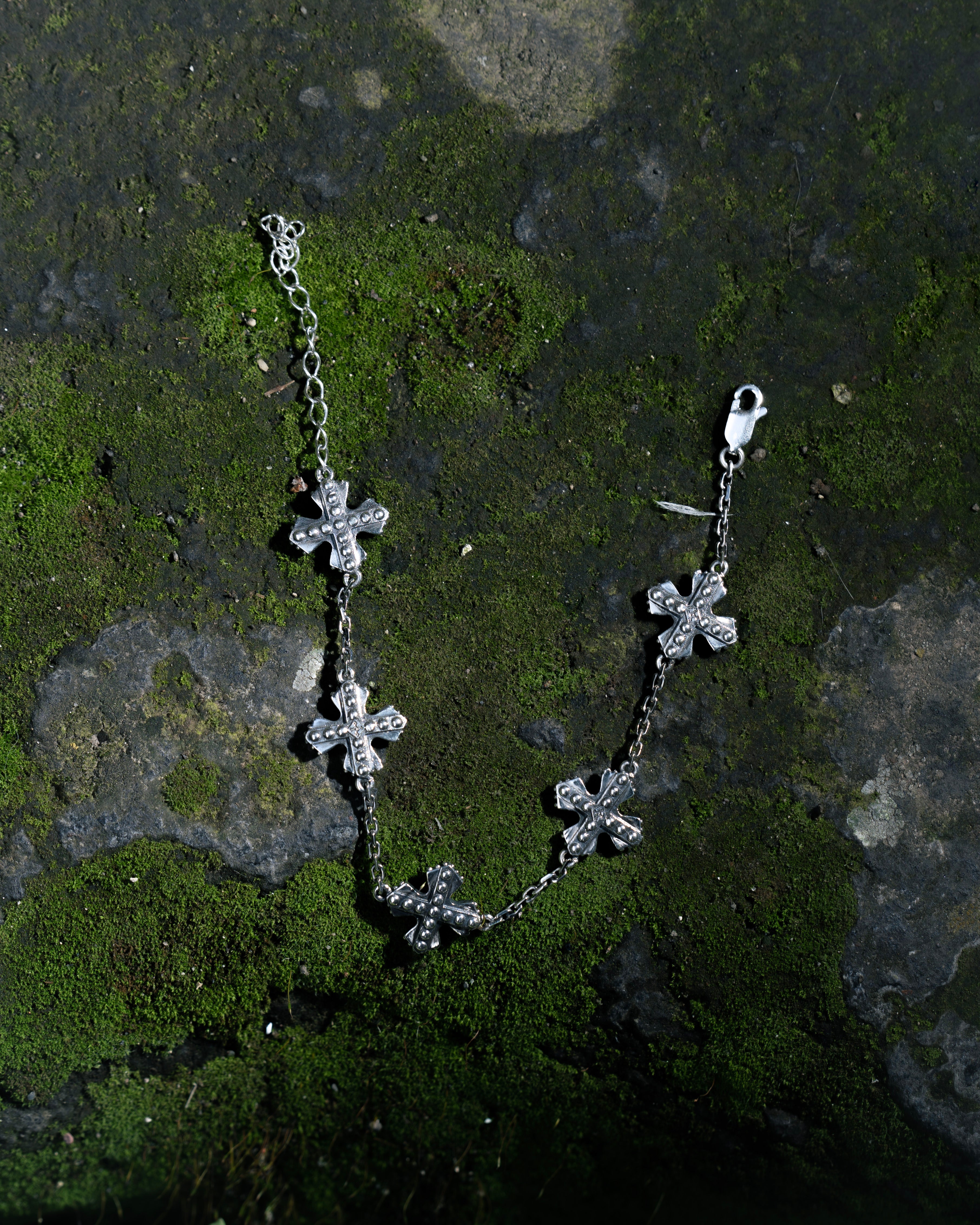 VANQ BRACELET.jpg__PID:f5d02610-d5d7-443f-8858-c20958bc6279