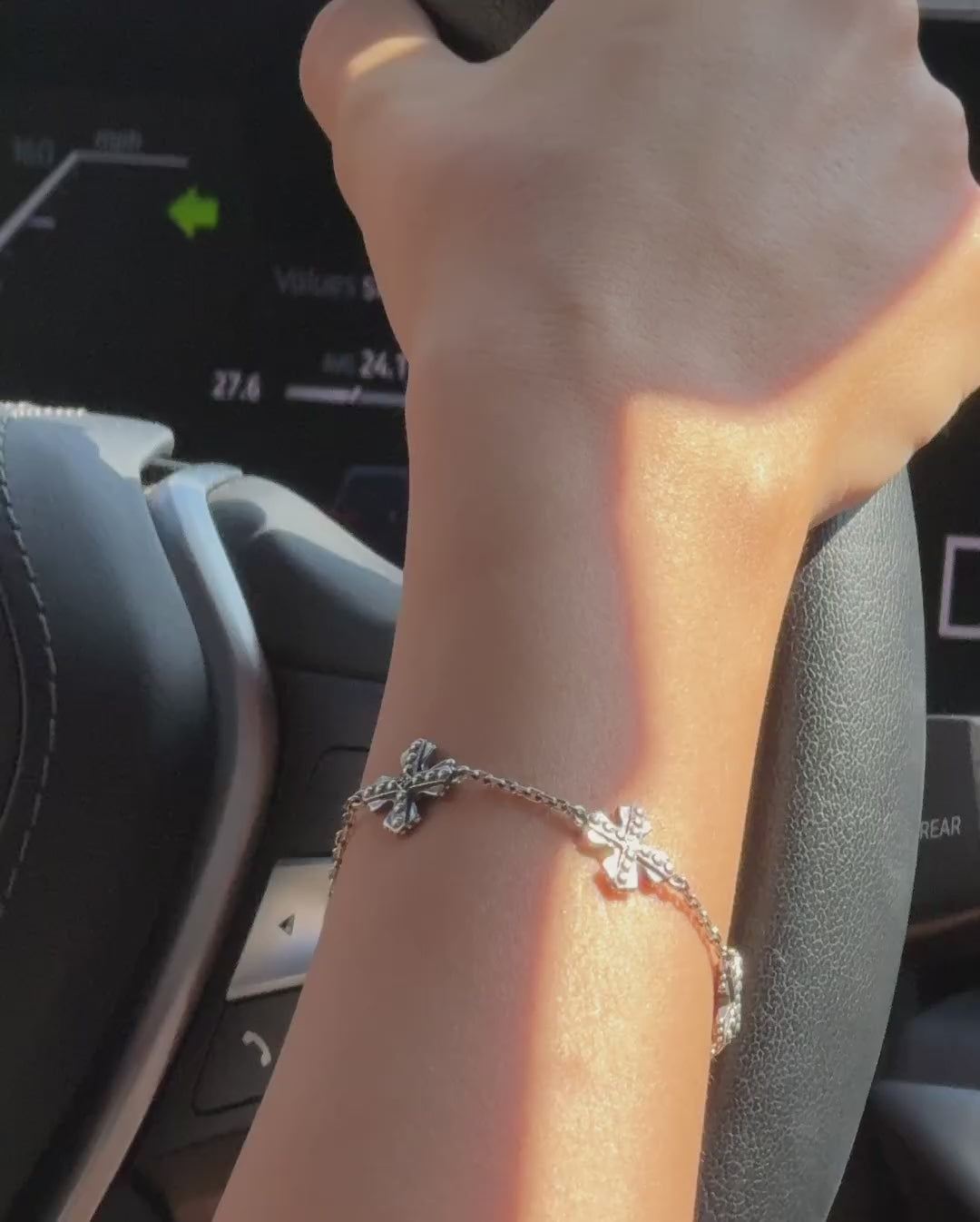 Charm Bracelet “Vanq”