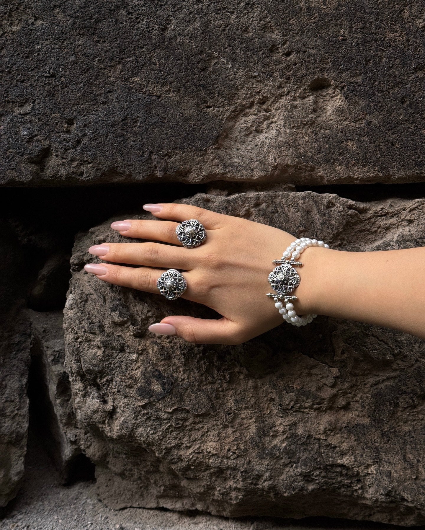 Pearl Ring “Vanq”